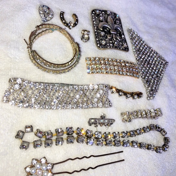 Craft Lot Of Broken Jewelry Great for Harvesting Rhinestones Repurpose Supplies - Picture 9 of 9